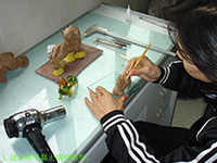 琉璃的制作工艺是怎么样？